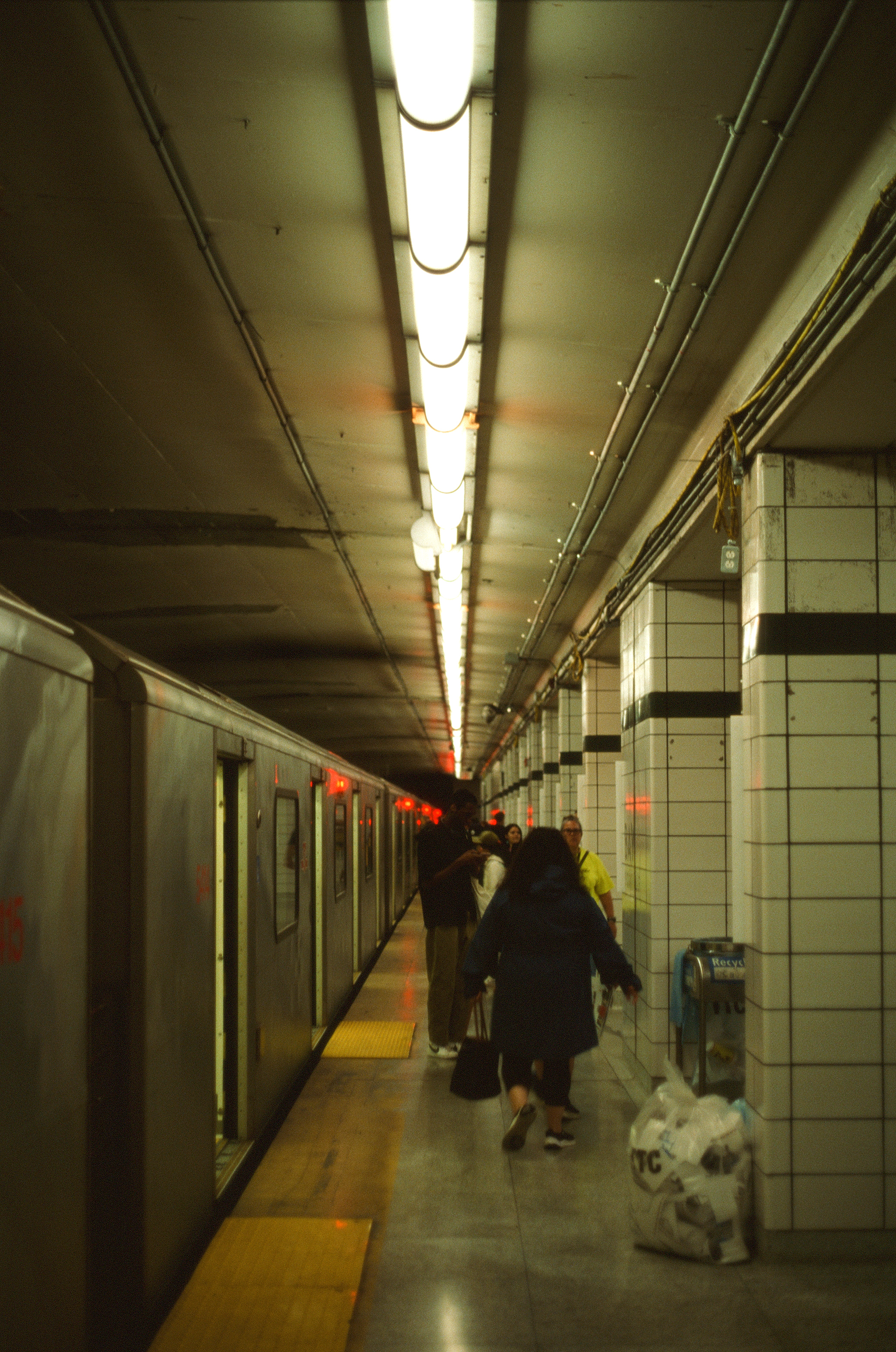 Lower Bay station platform